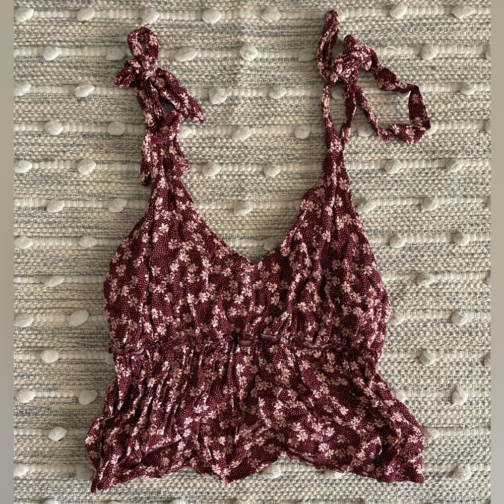 Forever21 burgundy floral crop top size small